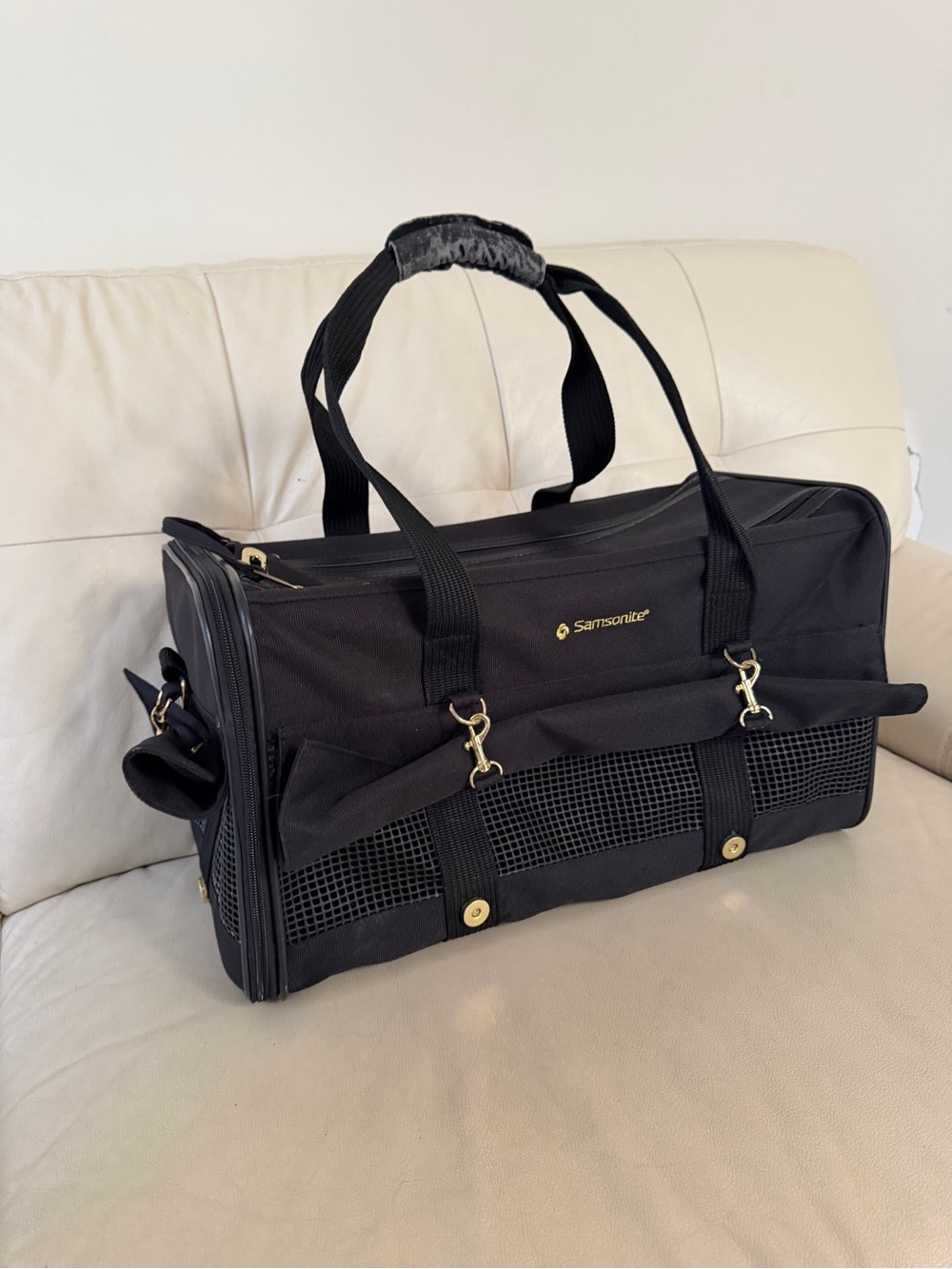 Samsonite pet carrier